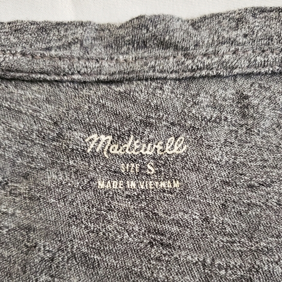 ‼SOLD‼ Madewell Whisper V-neck pocket Tee Gray - Picture 6 of 11